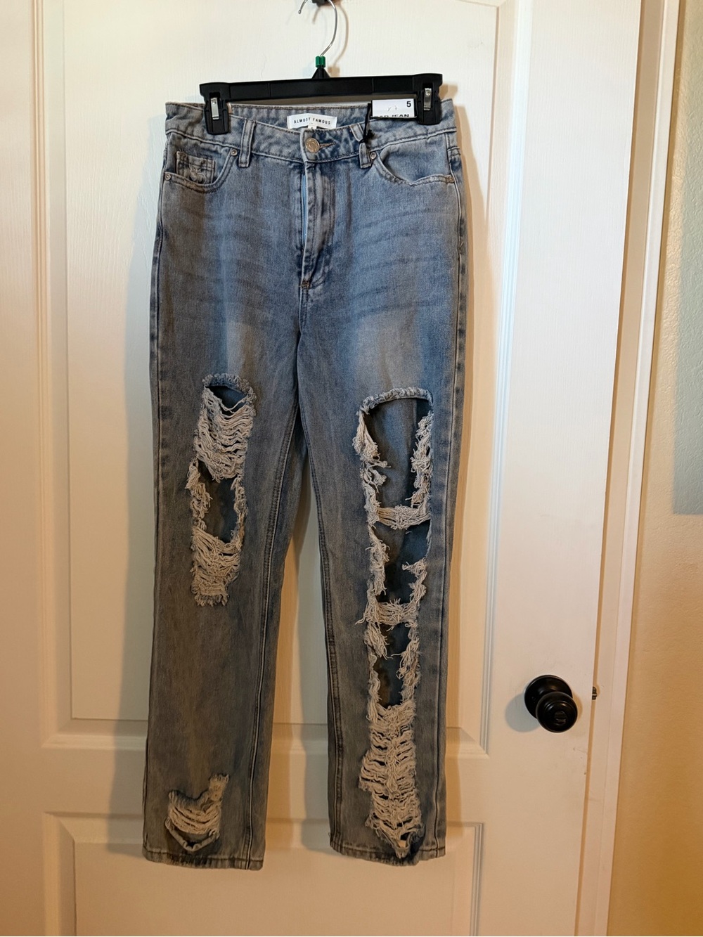 NWT Almost Famous Very Distressed High Rise Straight Leg Dad Jean Sz 5